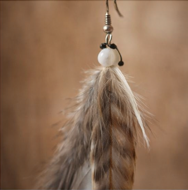 Alma Bosque – pendientes artesanales de plumas